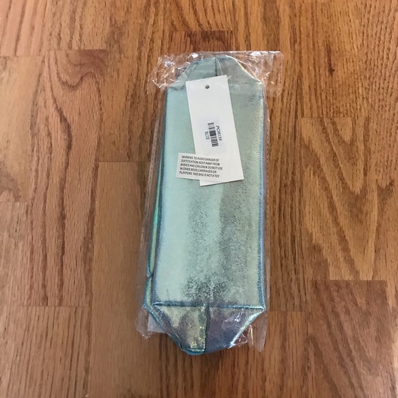 NWT LOF Mermaid Fin Blue Wristlet/Bag - Picture 15 of 16
